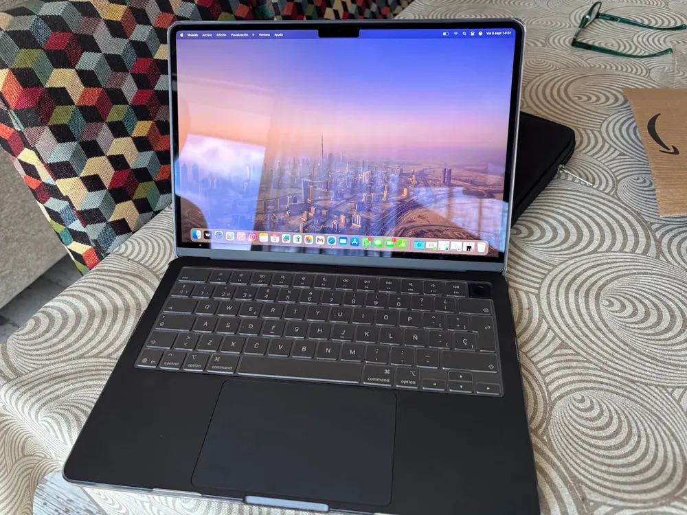 Unboxing de Carlos F.: MacBook Air sellado. Rápido, ligero, perfecto. No me esperab